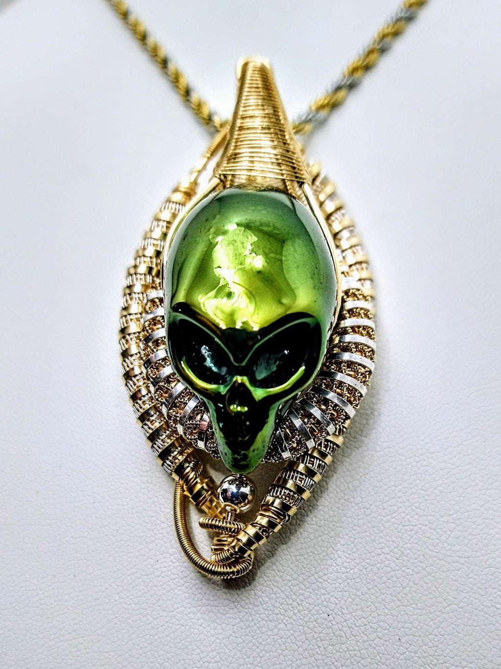 Emerald Alien Glass – Emerald Alien Glass Cosmic Energy Pendant