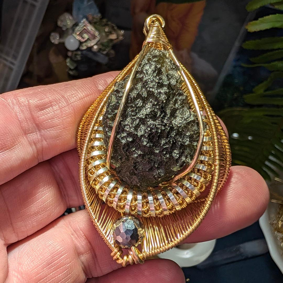MOLDAVITE + TERAHERTZ AMULET